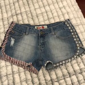 Cute 1st kiss jean shorts